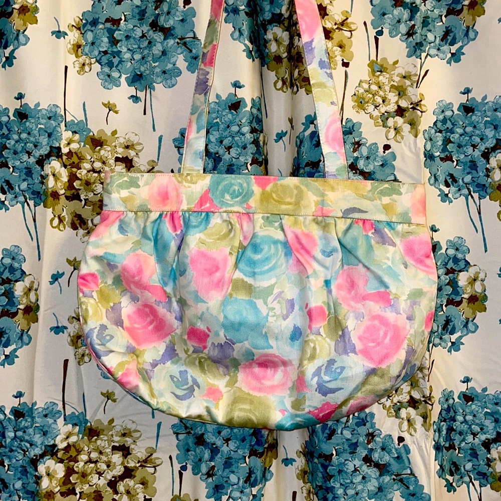 Adorable spring cottagecore purse